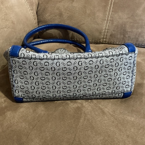 Guess Handbag - Picture 6 of 6